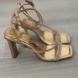 Aldo Malena Shimmering Gold Embellished Dressy Strappy Sandals NWOT Size 9